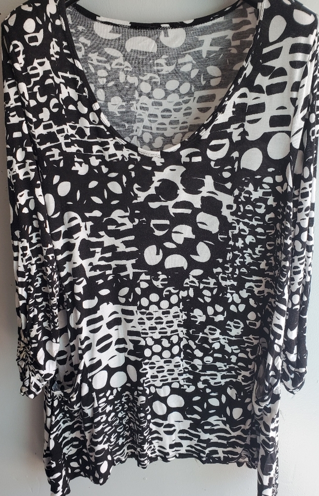 4 for $10, Black and White Tunic